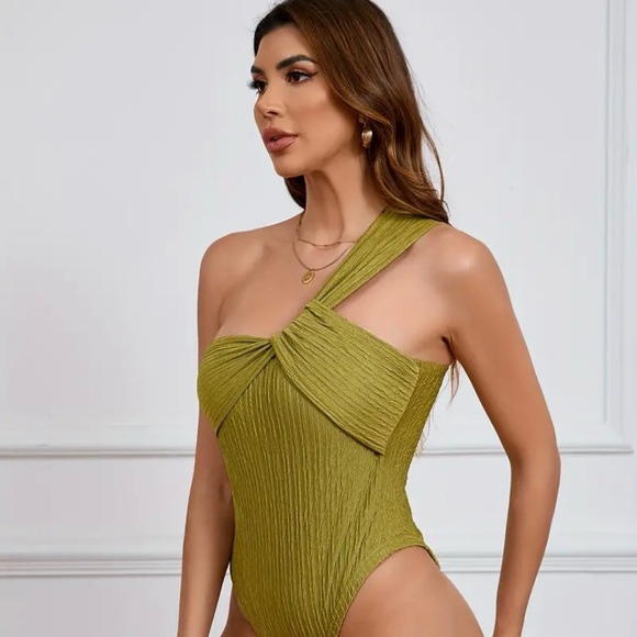 Ruched green bodysuit - Picture 2 of 3